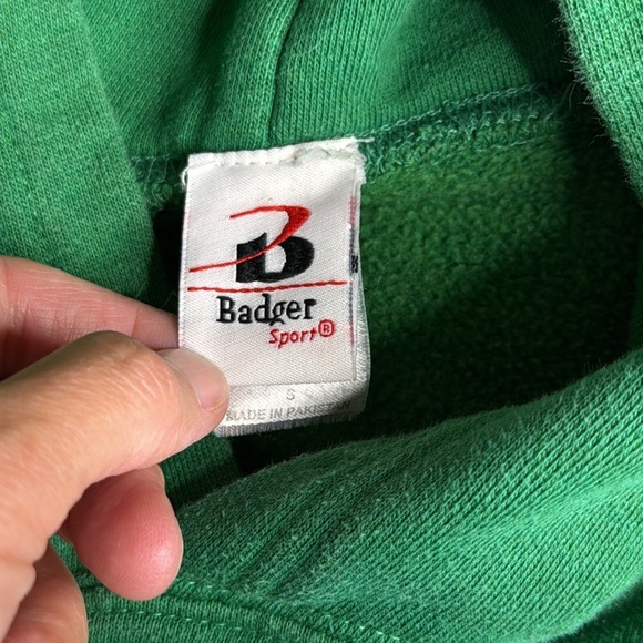 Vintage Badger Sport North Dakota Fighting Sioux Green Hooded Sweatshirt Small - Picture 7 of 11